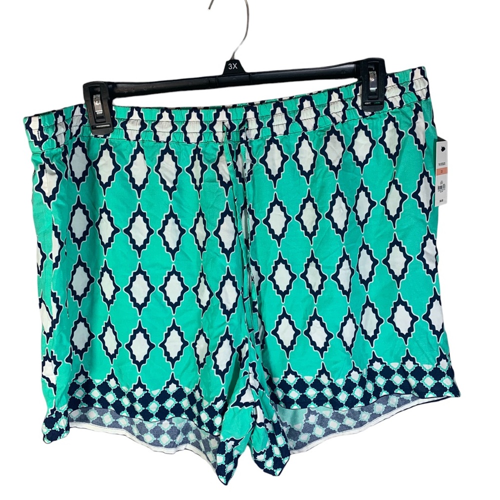 Women’s Crown and Ivey shorts size 2X